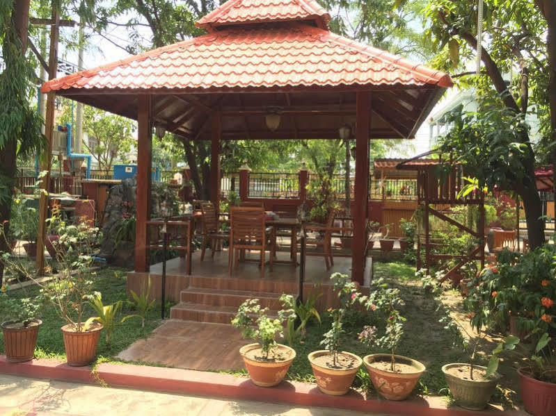 Peacock Lodge Mandalay Buitenkant foto